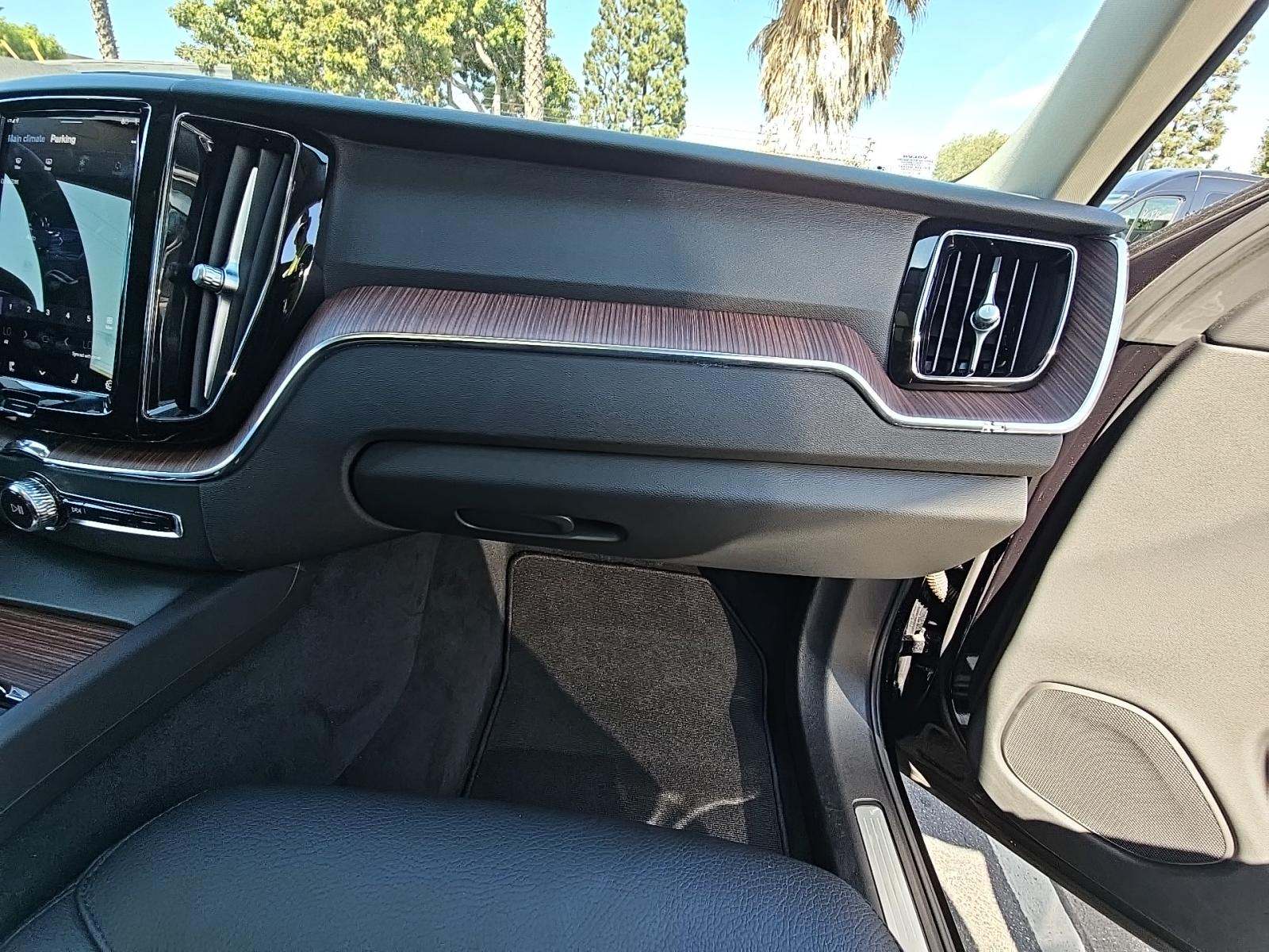 2024 Volvo XC60 B5 Plus AWD