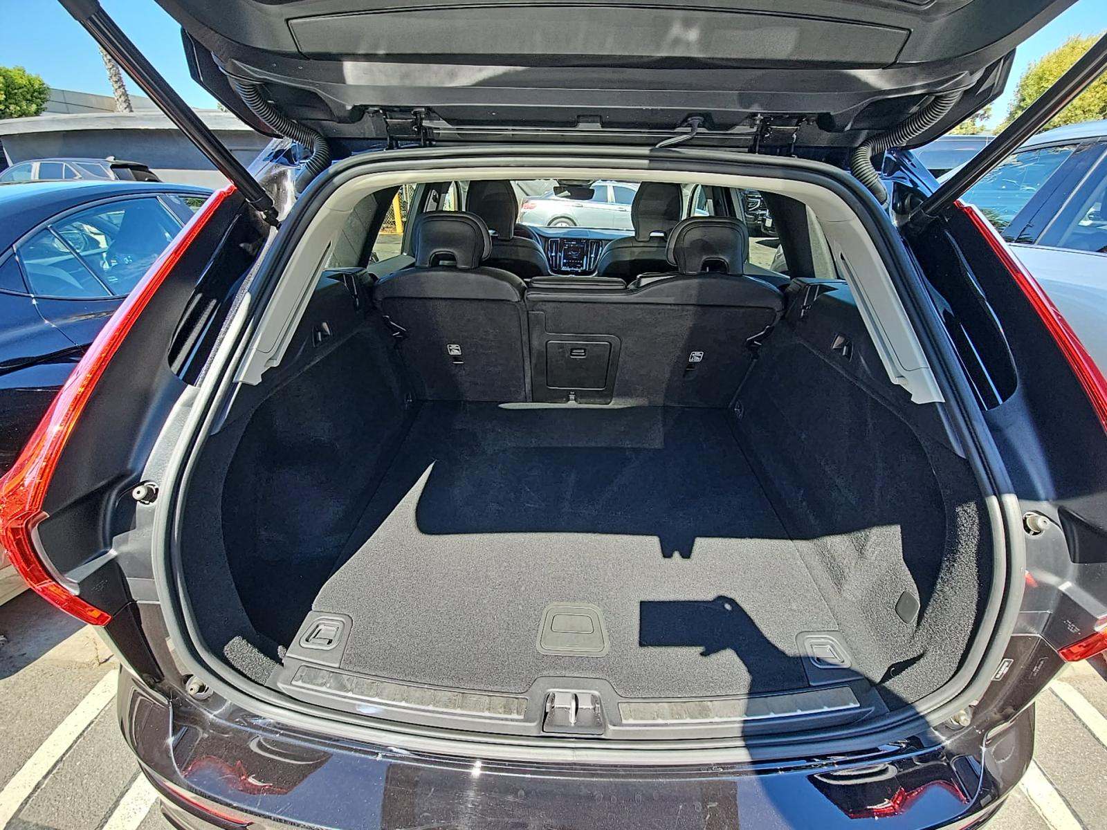 2024 Volvo XC60 B5 Plus AWD