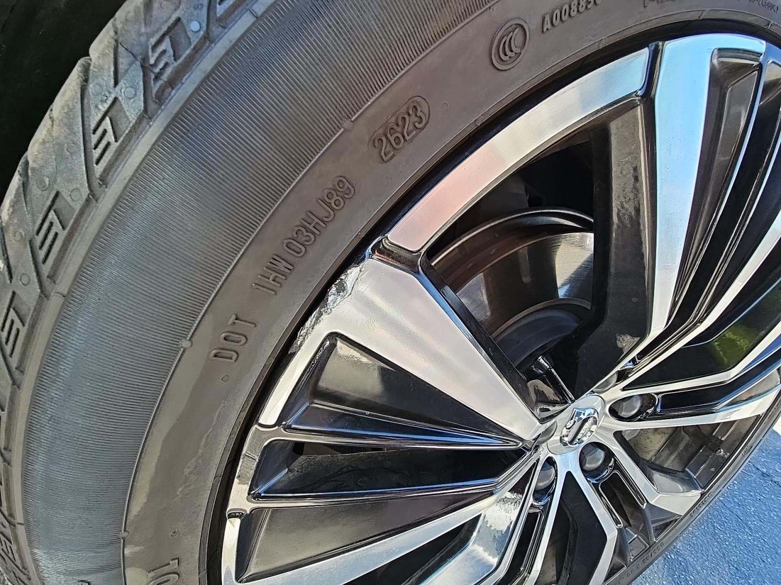 2024 Volvo XC60 B5 Plus AWD