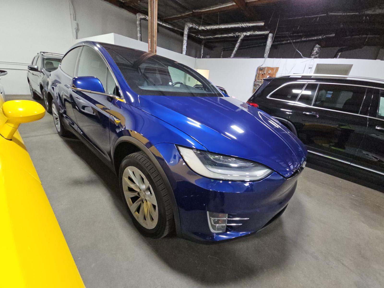 TESLA MODEL X - 4
