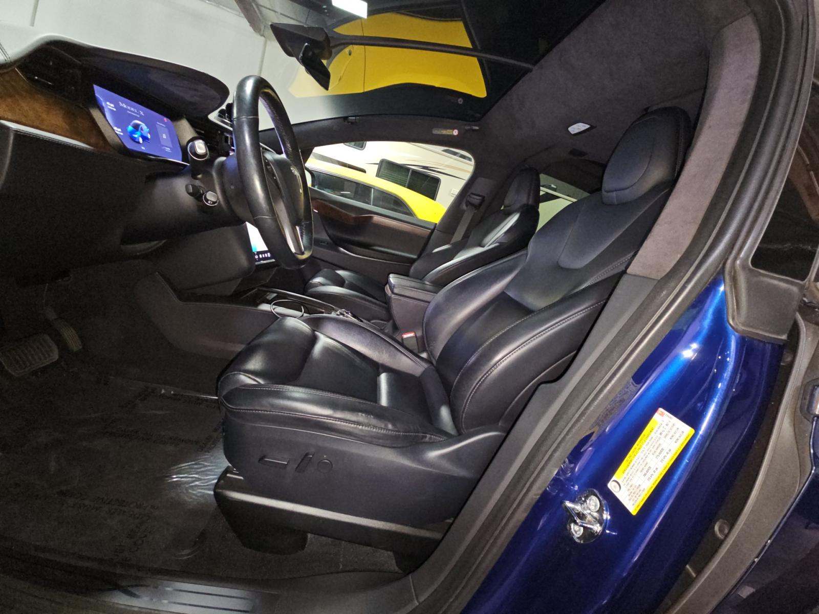 TESLA MODEL X - 6