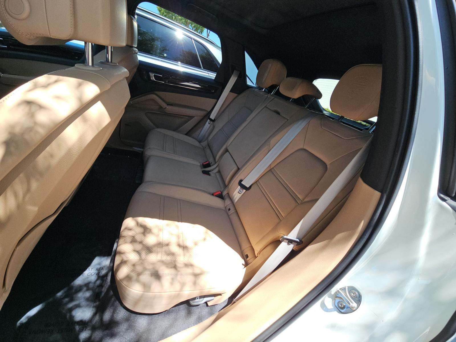 PORSCHE CAYENNE - 9