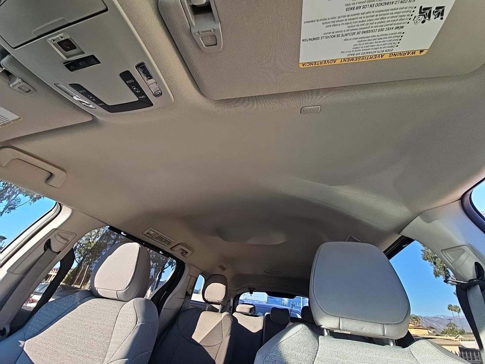 2023 Toyota Sienna LE FWD