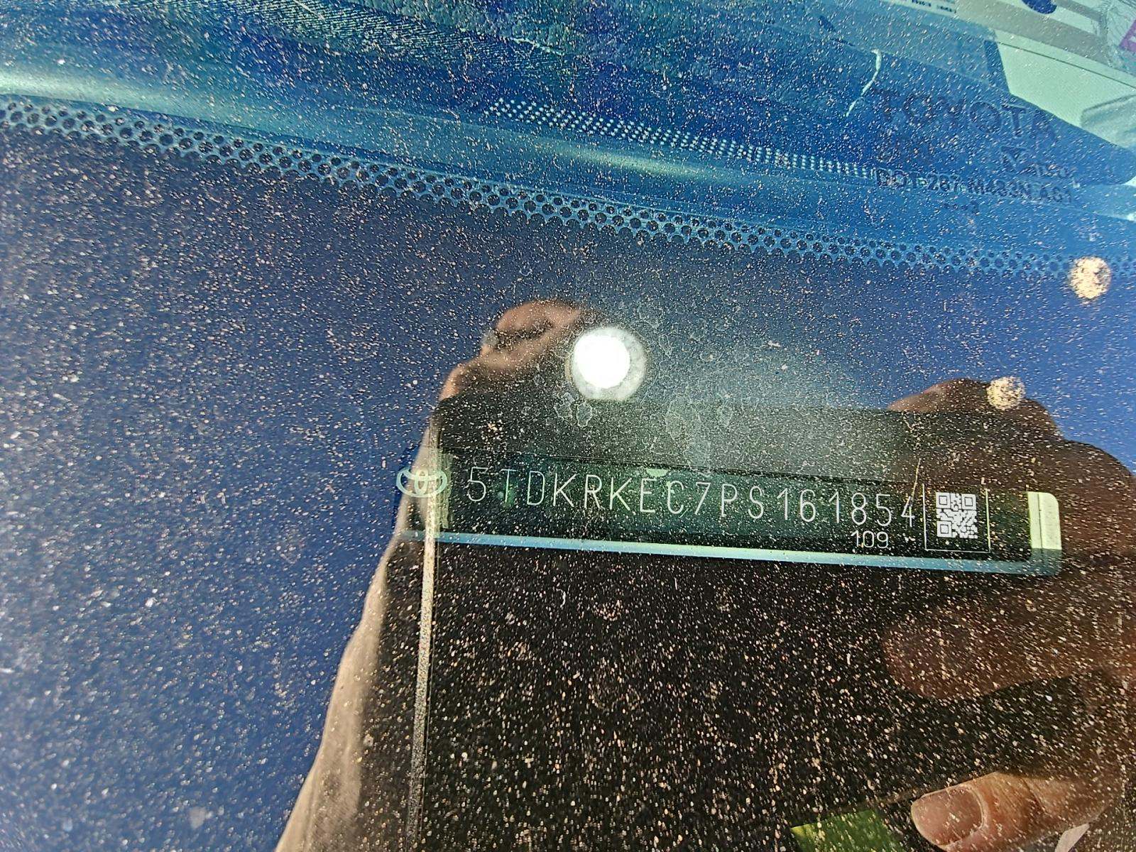 2023 Toyota Sienna LE FWD