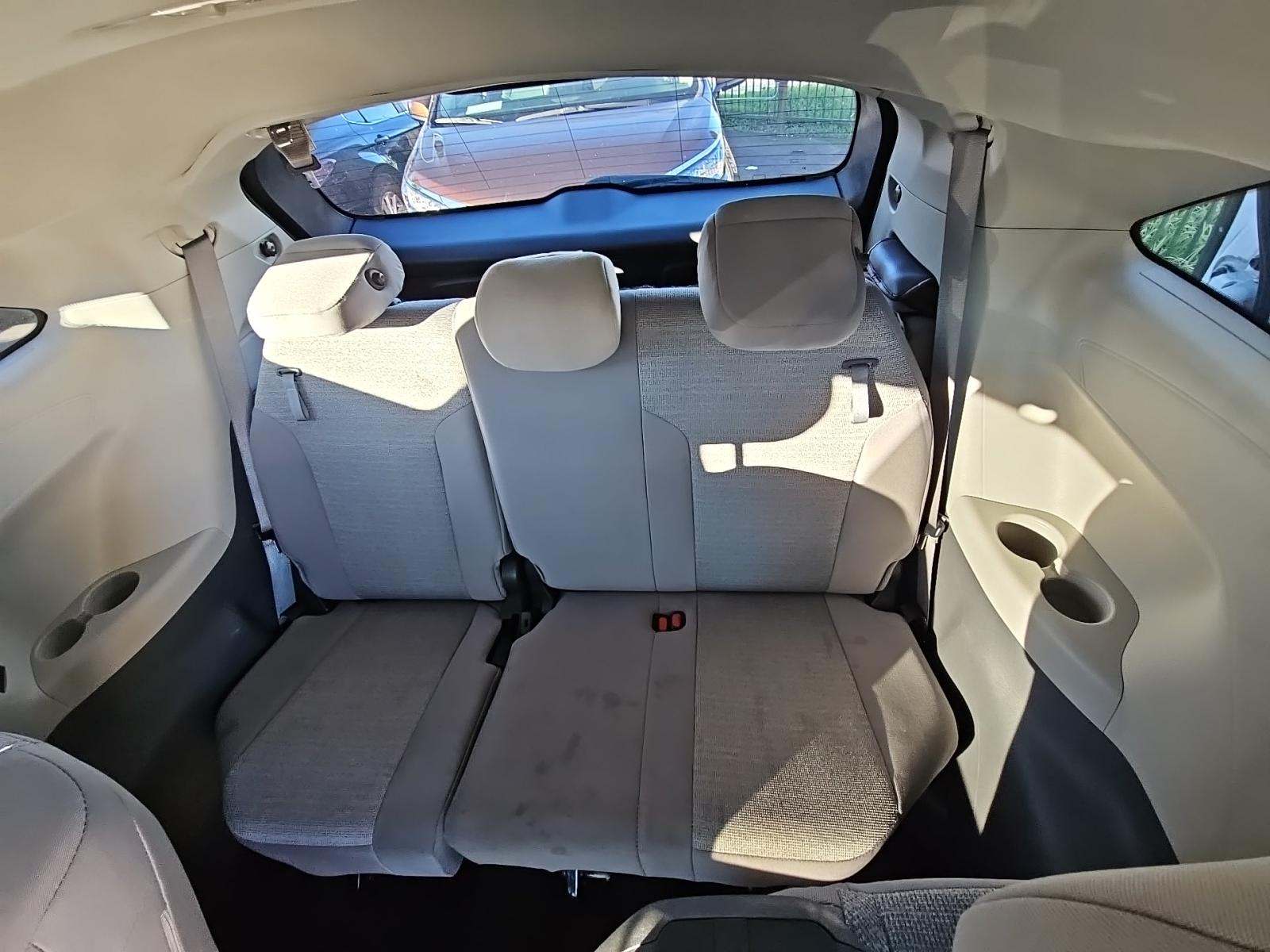 2023 Toyota Sienna LE FWD