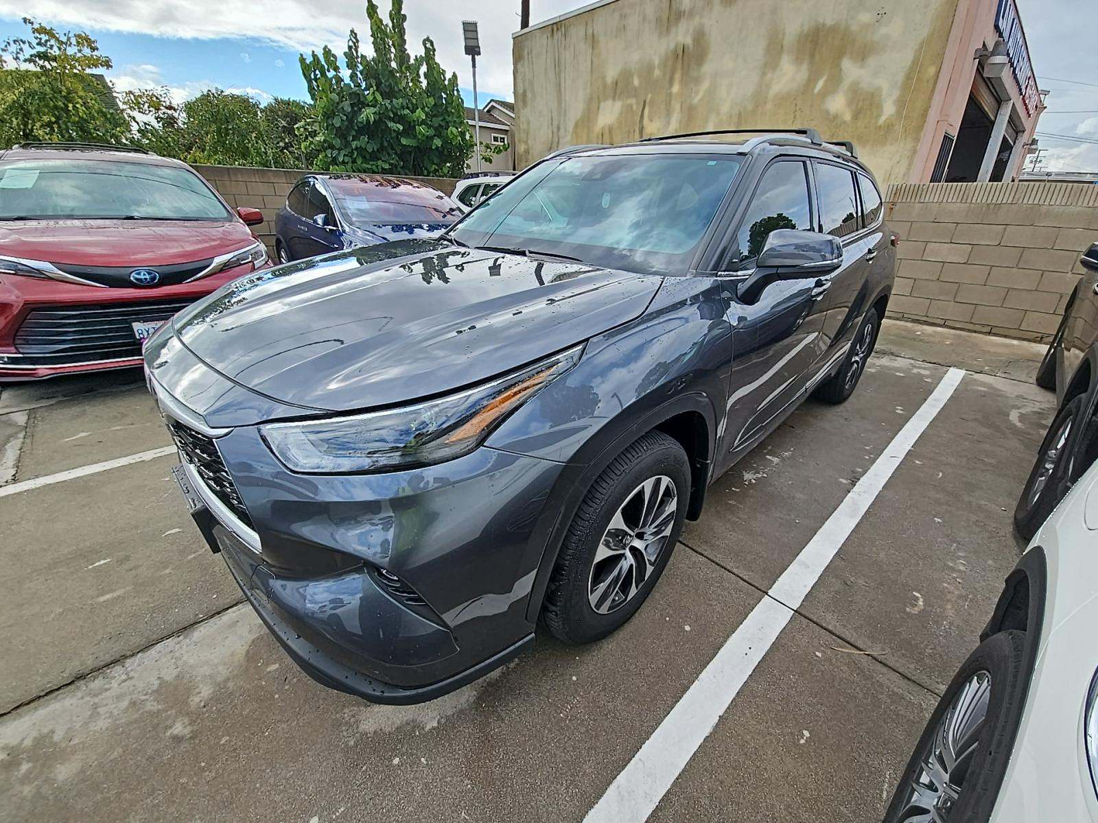 2022 Toyota Highlander XLE FWD