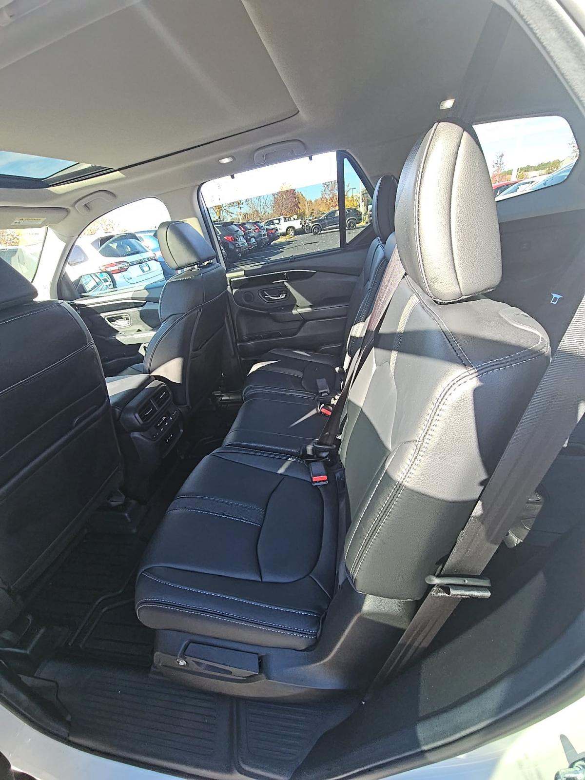 2025 Honda Pilot Touring AWD