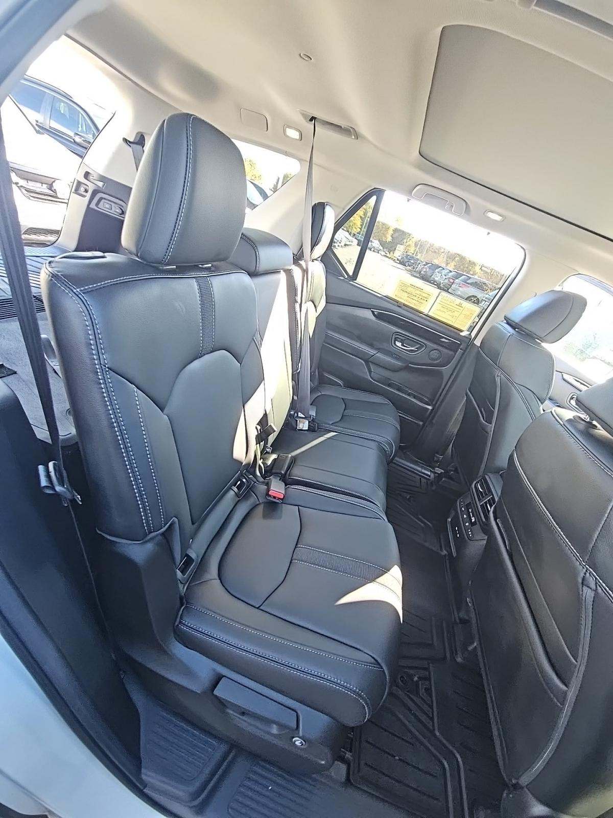 2025 Honda Pilot Touring AWD