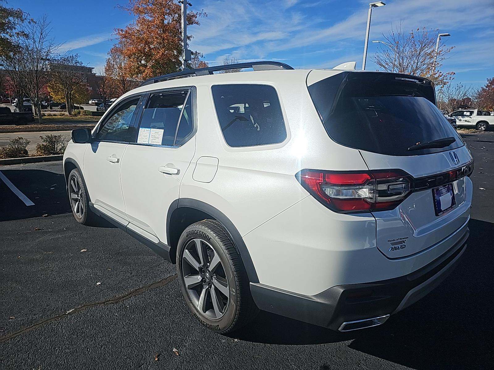 2025 Honda Pilot Touring AWD