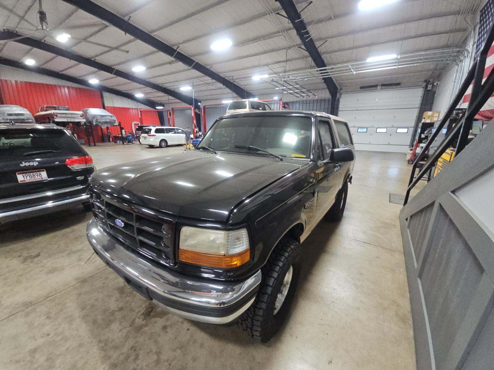 FORD BRONCO - 1
