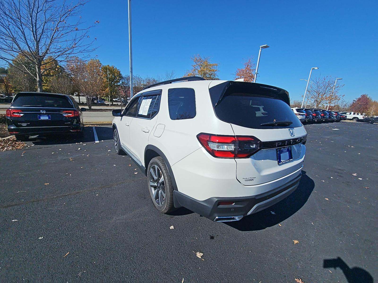 2024 Honda Pilot Touring FWD