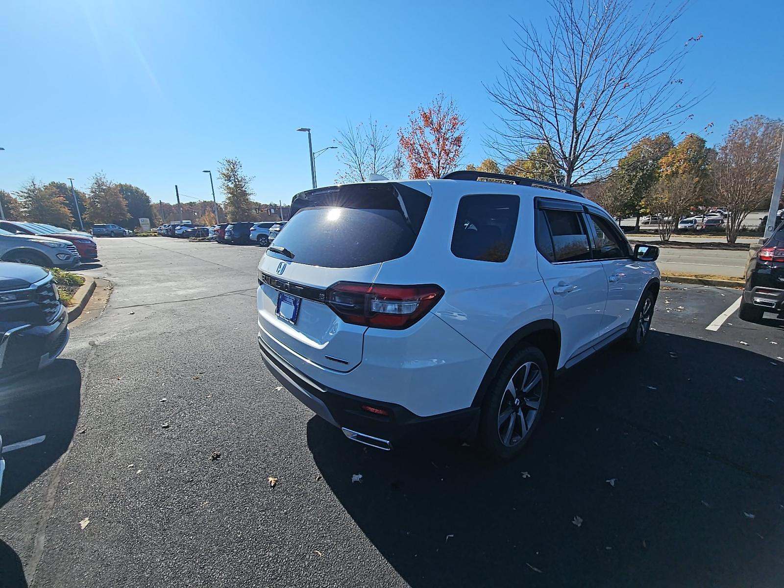 2024 Honda Pilot Touring FWD