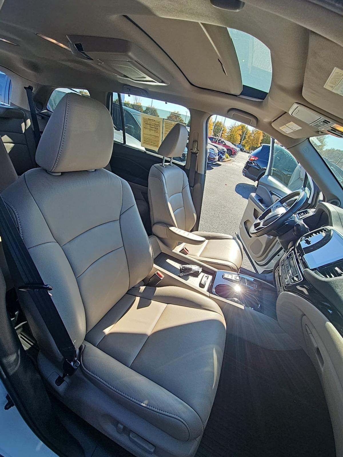 2022 Honda Pilot Touring FWD