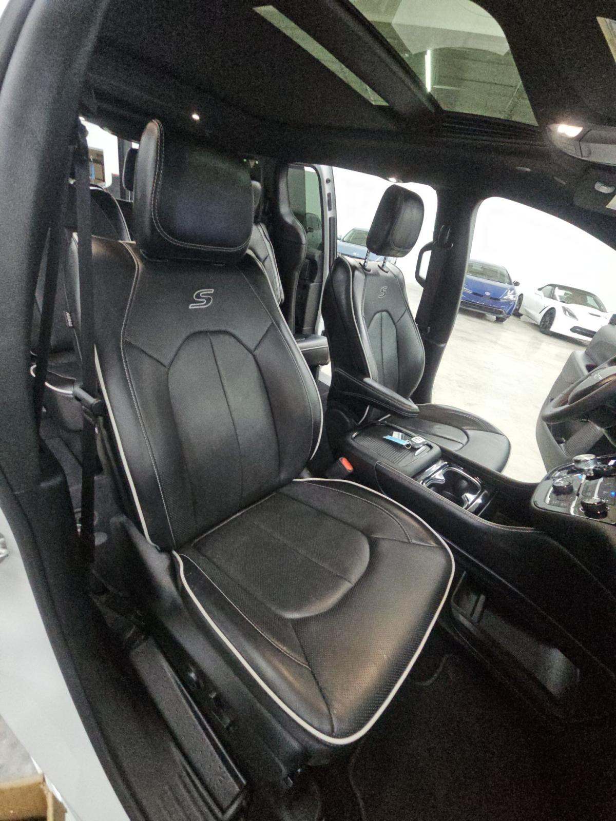 2025 Chrysler Pacifica Limited FWD