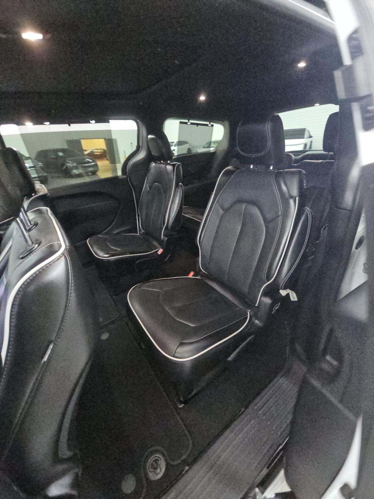 2025 Chrysler Pacifica Limited FWD
