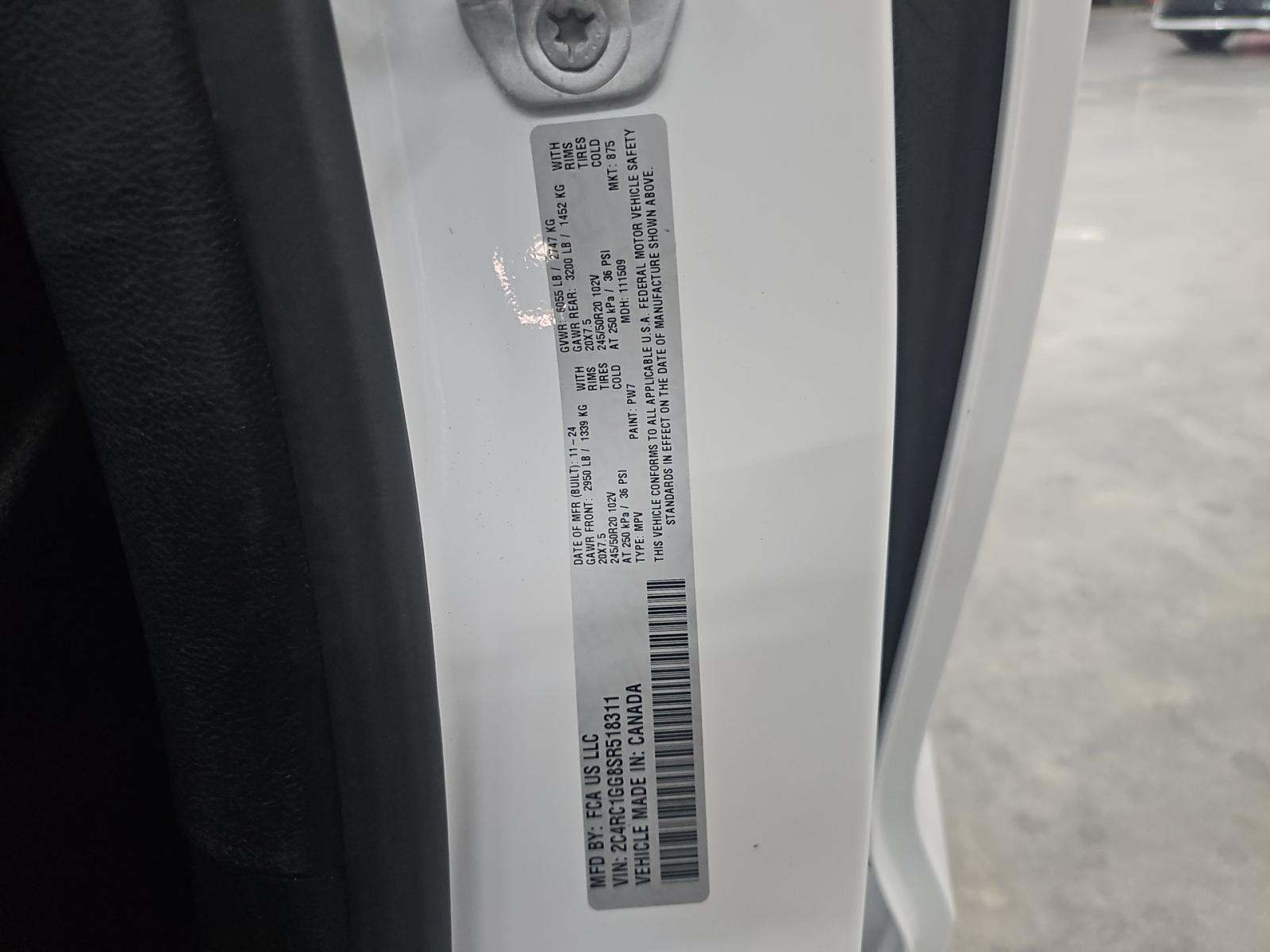 2025 Chrysler Pacifica Limited FWD