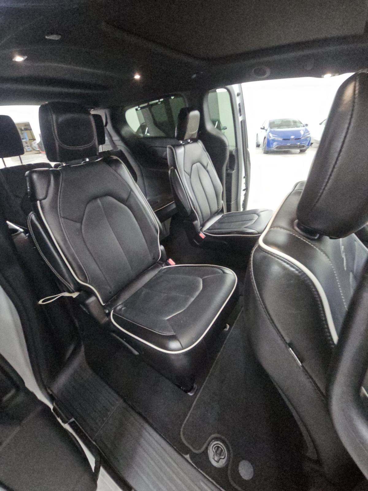2025 Chrysler Pacifica Limited FWD