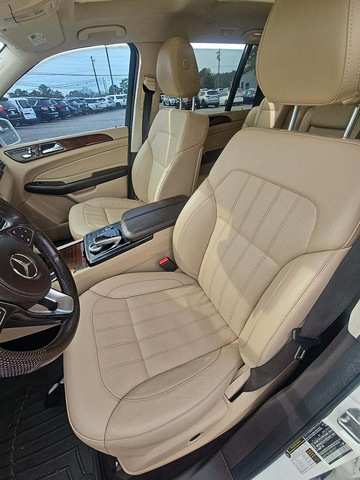 MERCEDES-BENZ GLS - 2