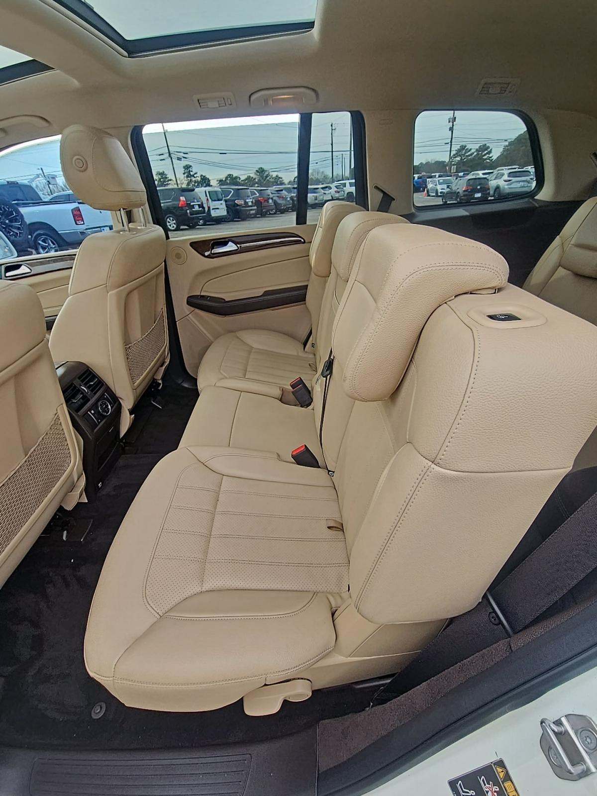 MERCEDES-BENZ GLS - 9