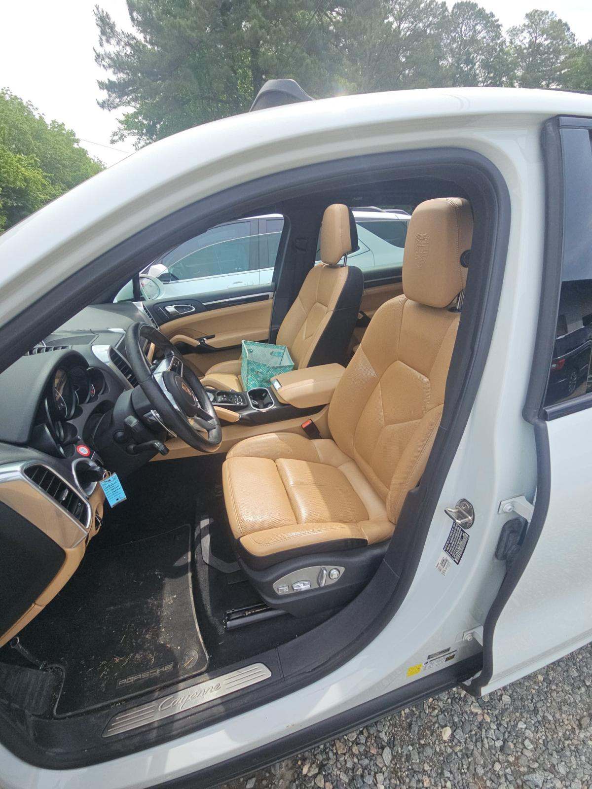 PORSCHE CAYENNE - 6