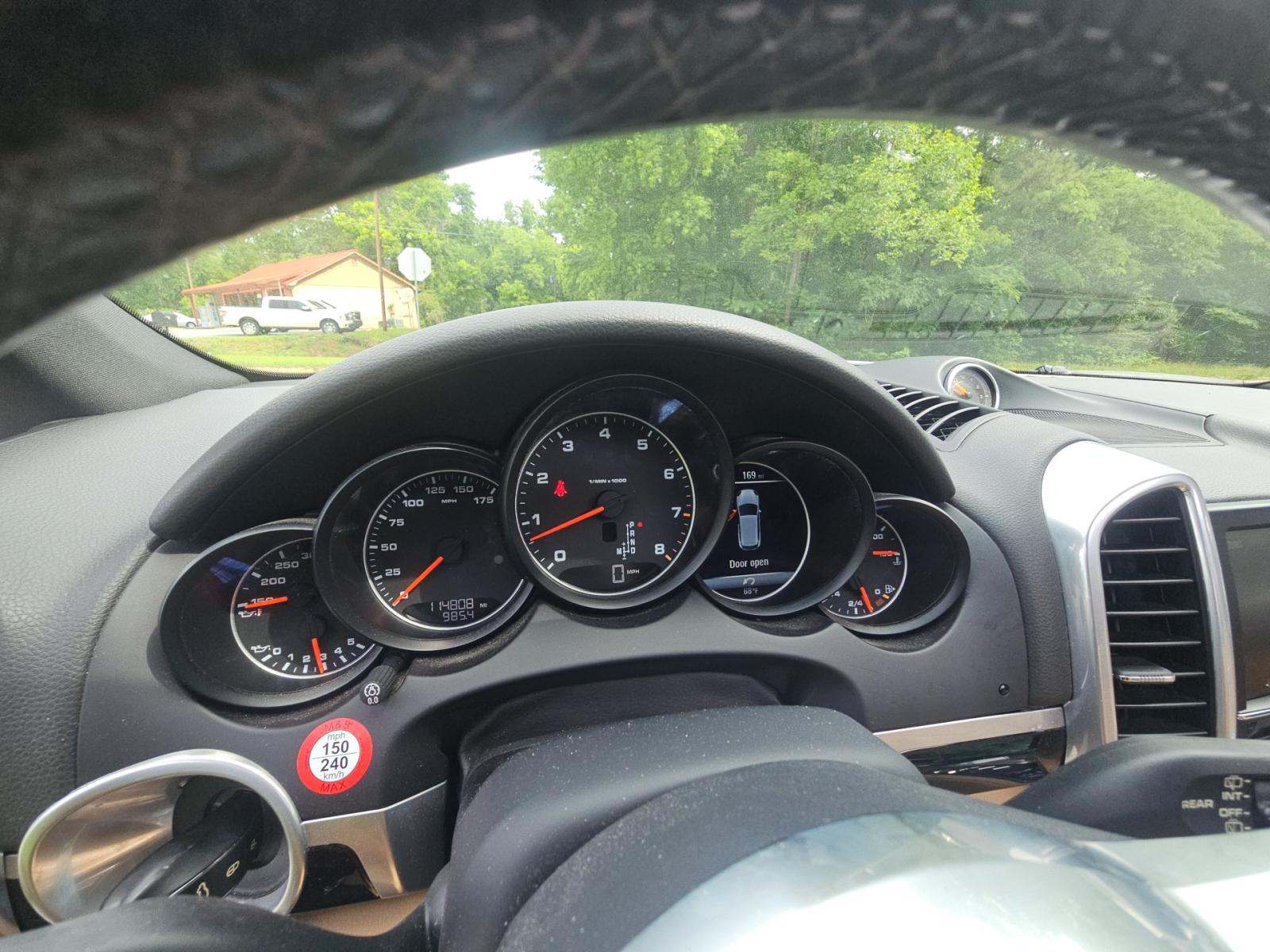 PORSCHE CAYENNE - 9