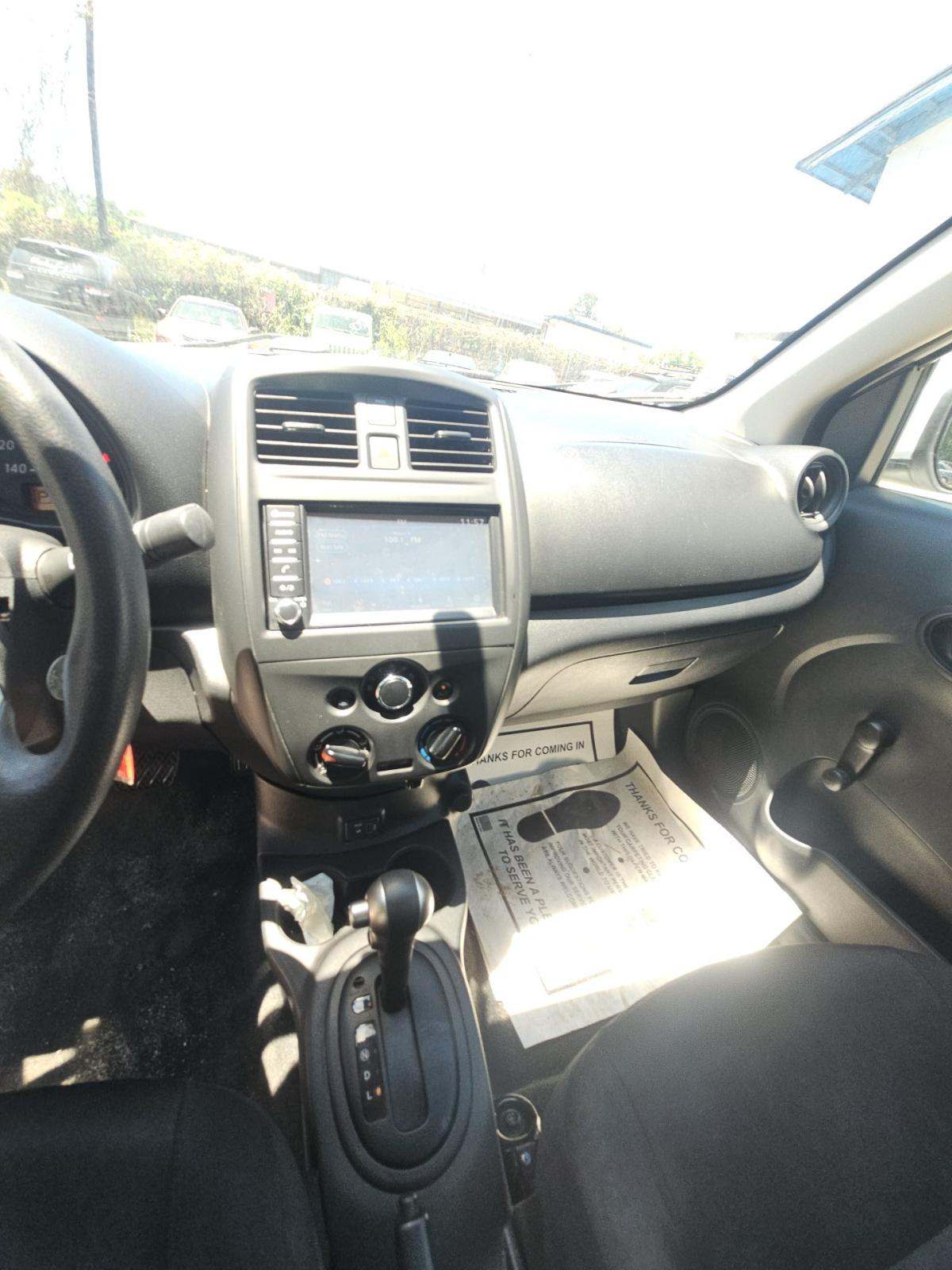 NISSAN VERSA - 10