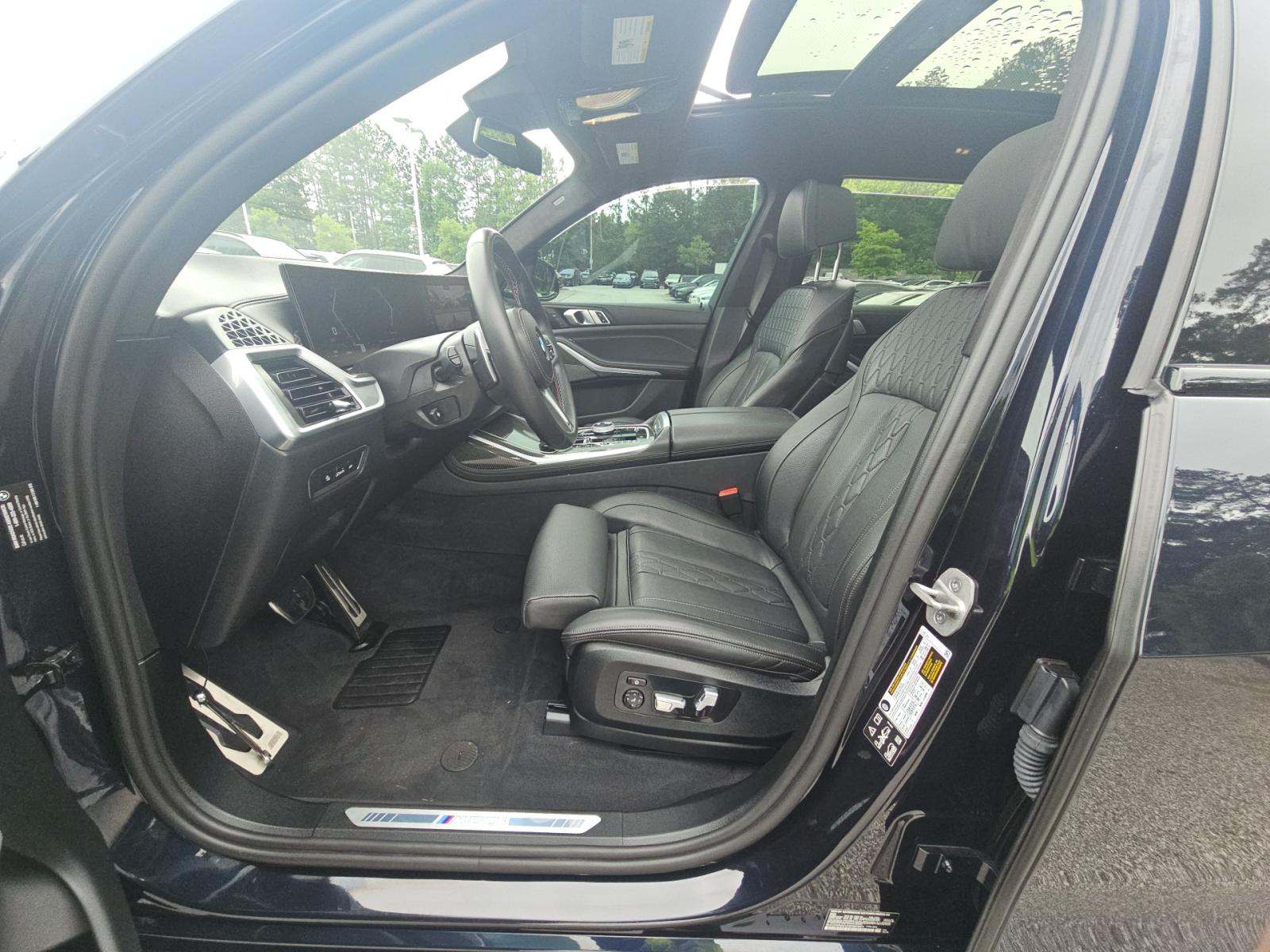 2025 BMW X7 M60i AWD