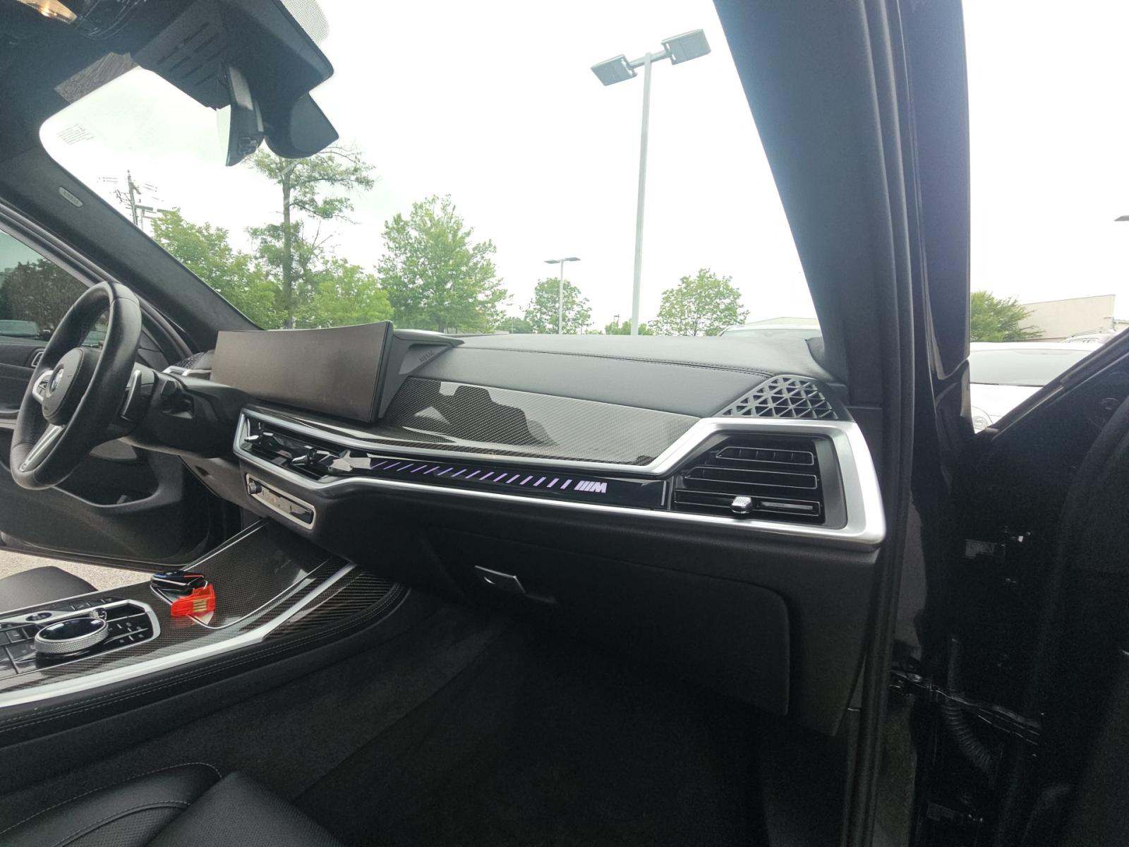 2025 BMW X7 M60i AWD