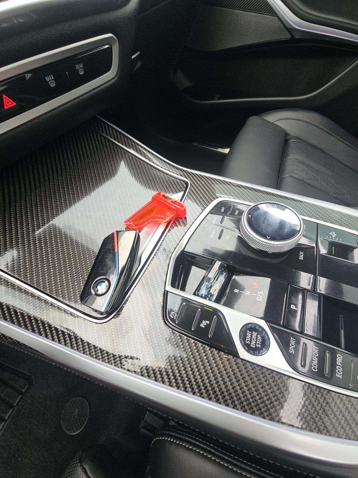 2025 BMW X7 M60i AWD