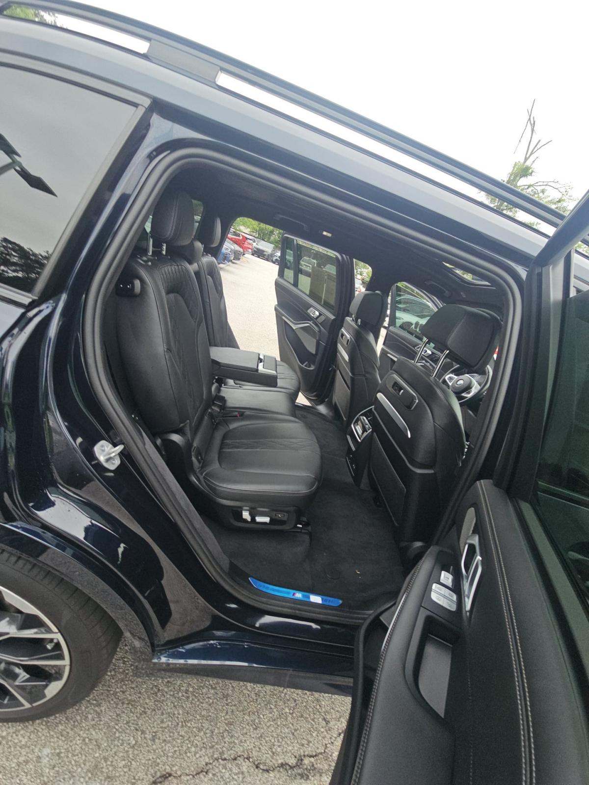 2025 BMW X7 M60i AWD