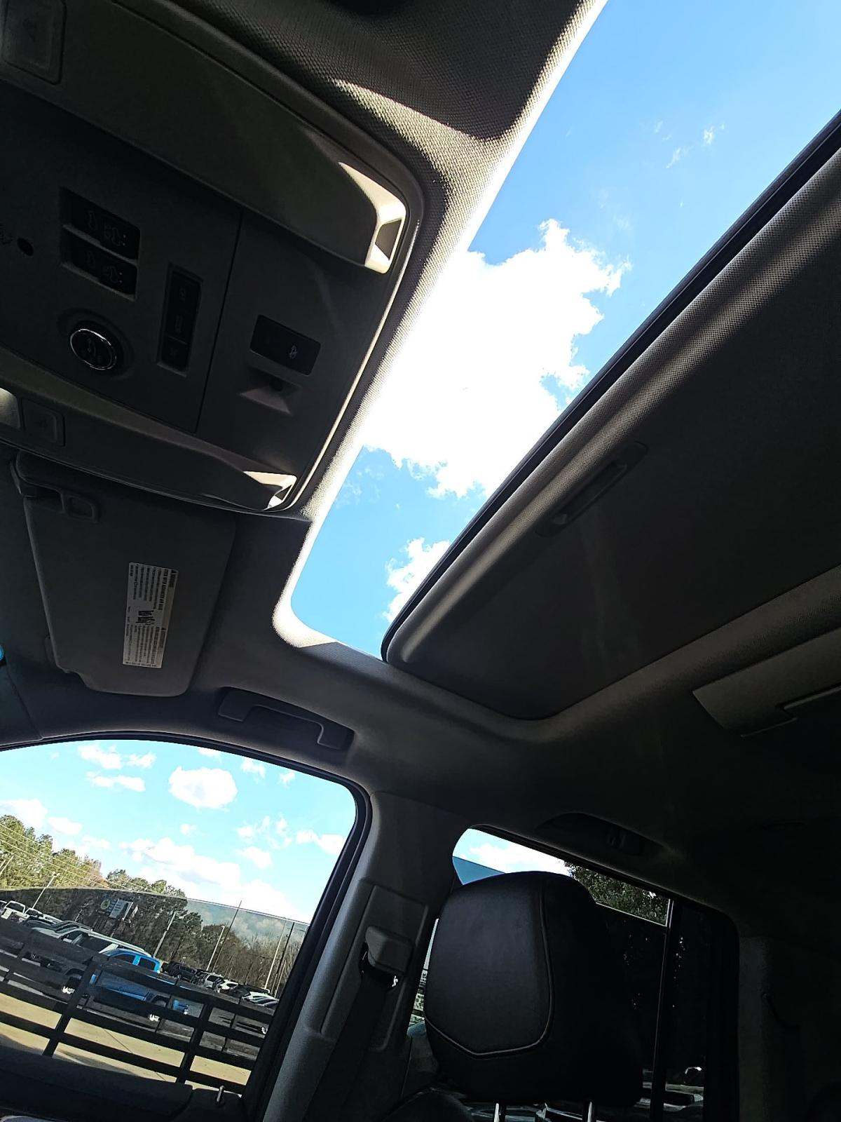 2017 Cadillac Escalade ESV Luxury AWD