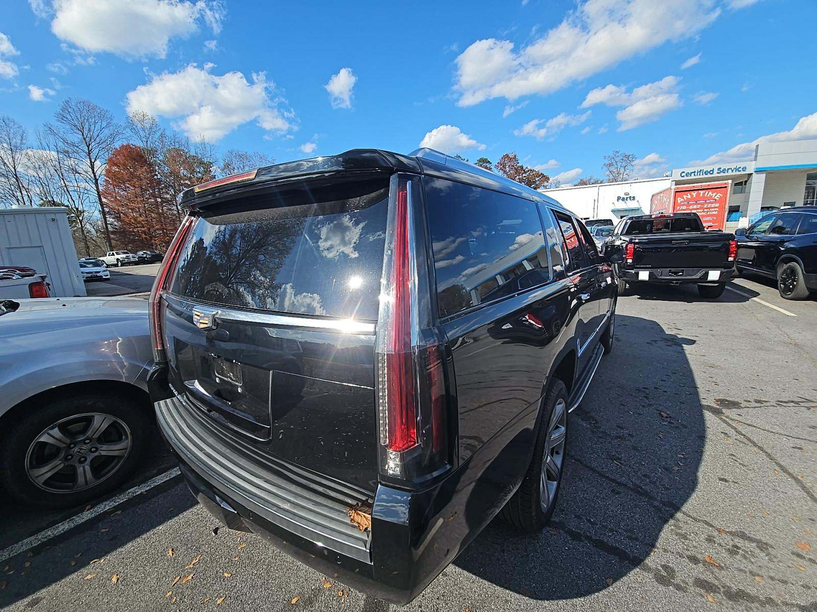 2017 Cadillac Escalade ESV Luxury AWD