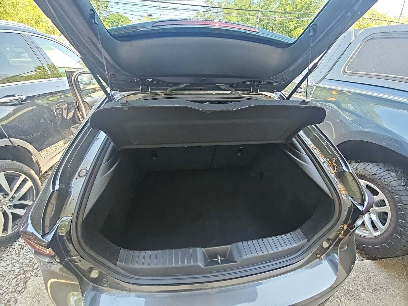 2019 MAZDA MAZDA3 Base FWD