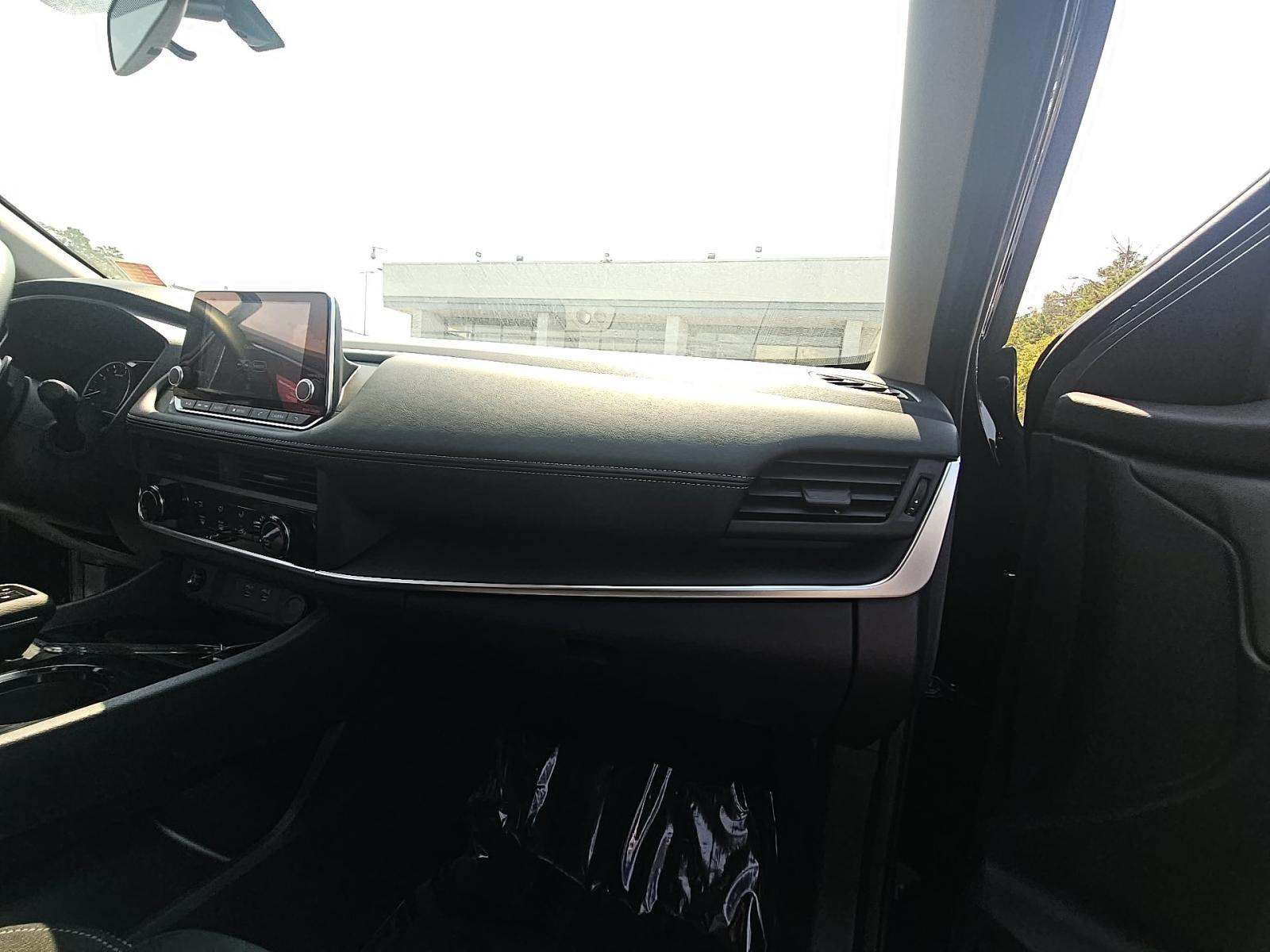 2025 Nissan Rogue S FWD