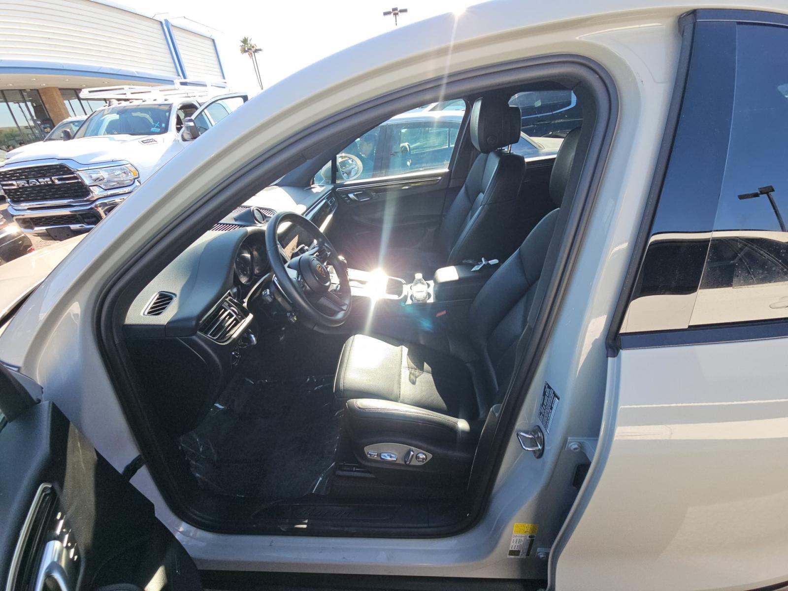 2024 Porsche Macan Base AWD