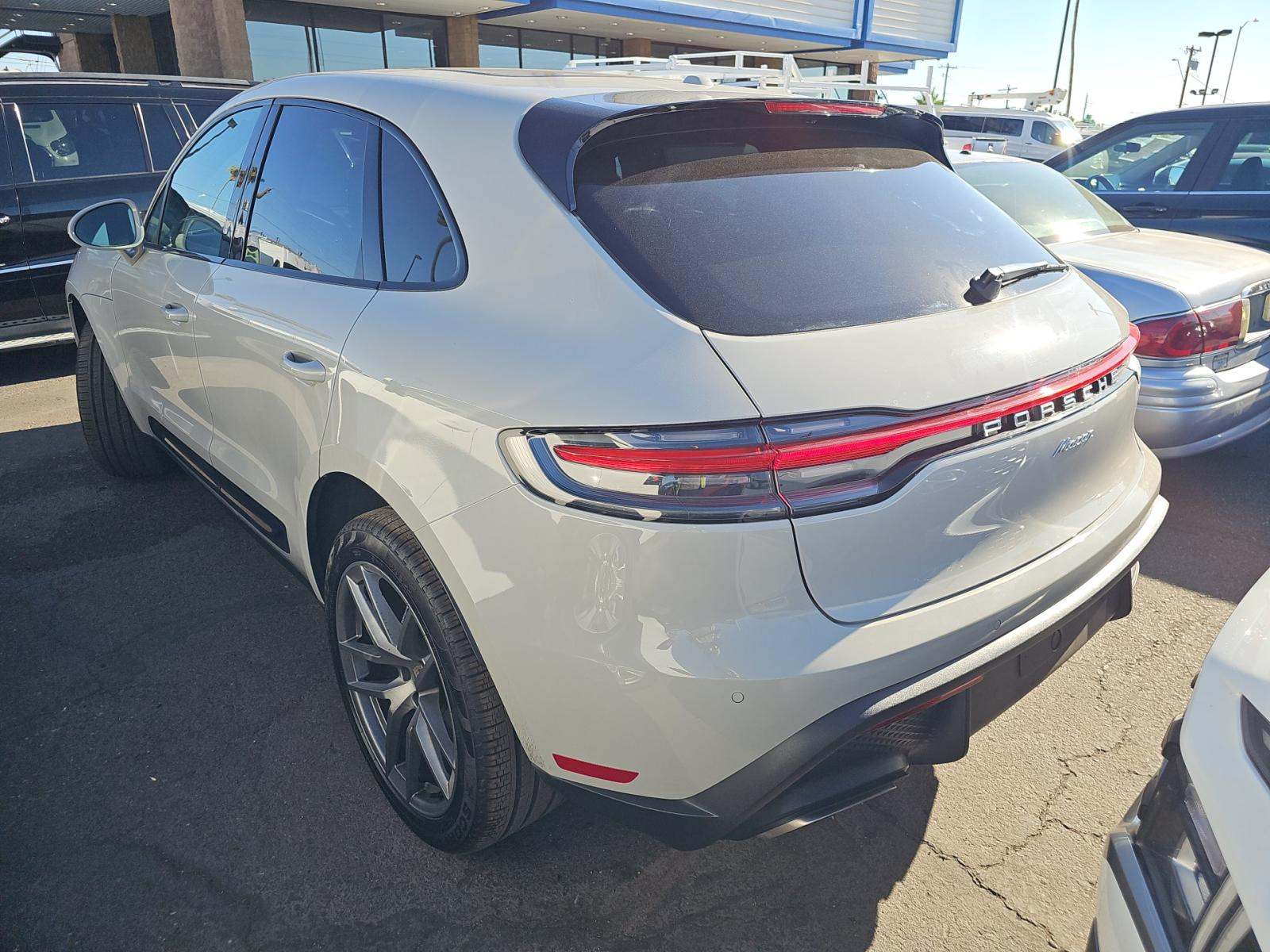 2024 Porsche Macan Base AWD