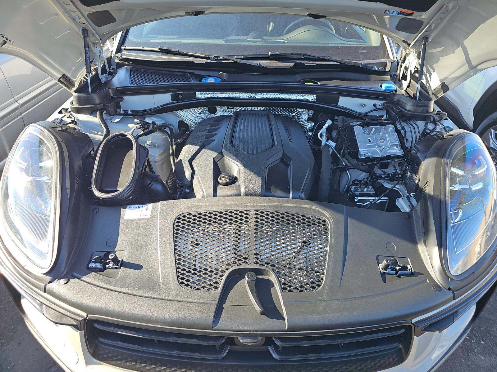 2024 Porsche Macan Base AWD