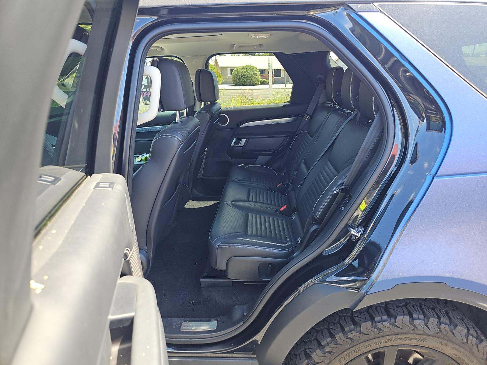 2017 Land Rover Discovery First Edition AWD