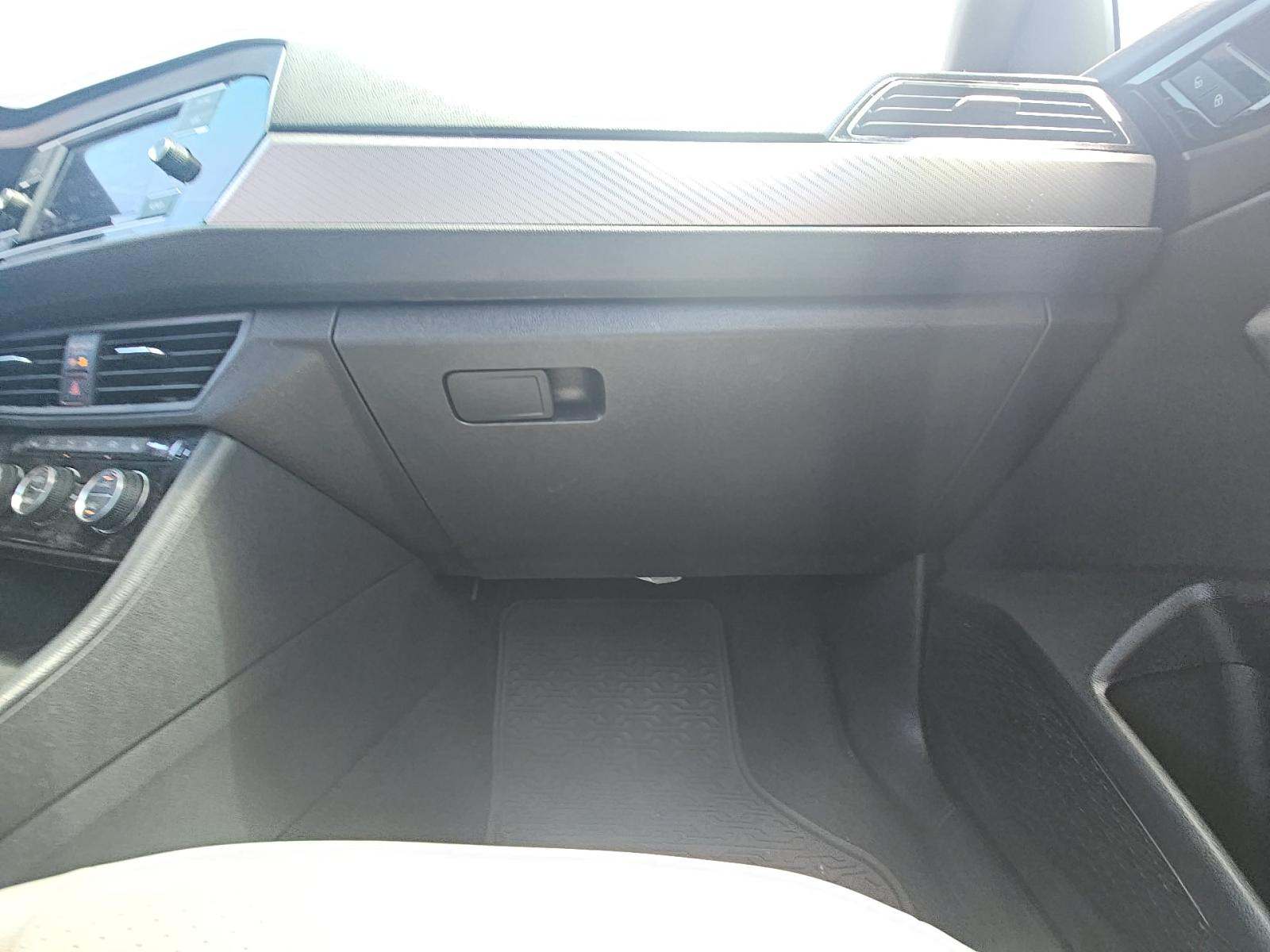 2019 Volkswagen Jetta 1.4T R-Line FWD