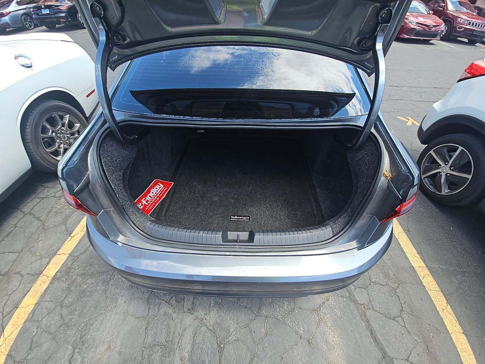 2019 Volkswagen Jetta 1.4T R-Line FWD