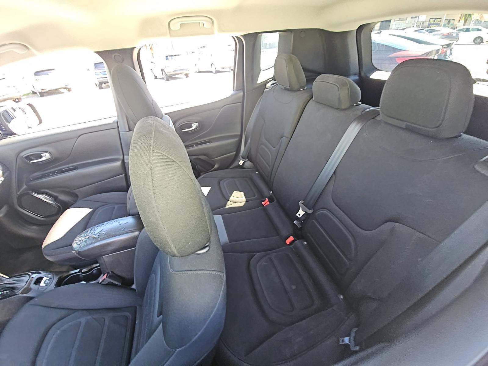 2017 Jeep Renegade Latitude Altitude Edition FWD