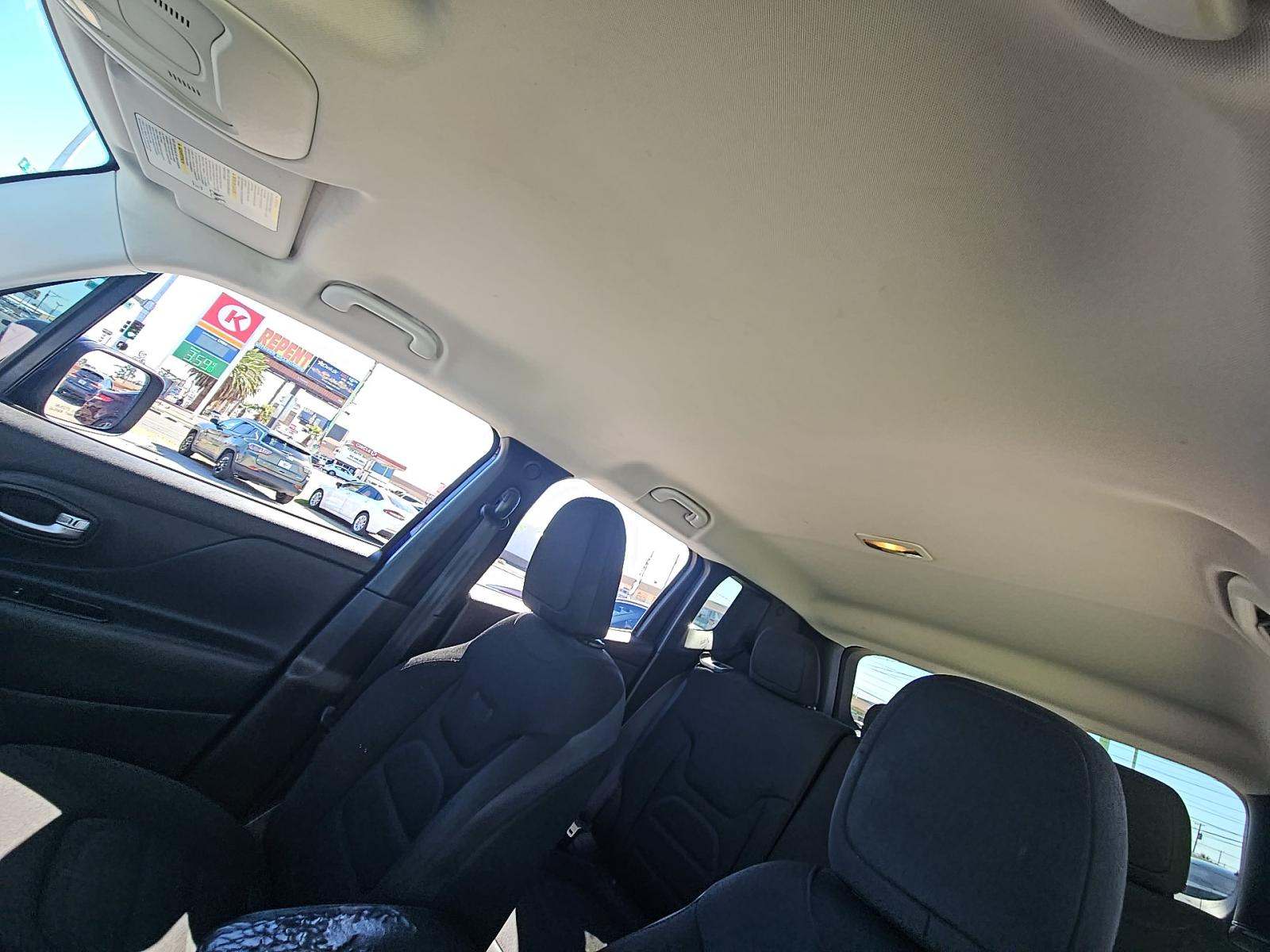 2017 Jeep Renegade Latitude Altitude Edition FWD