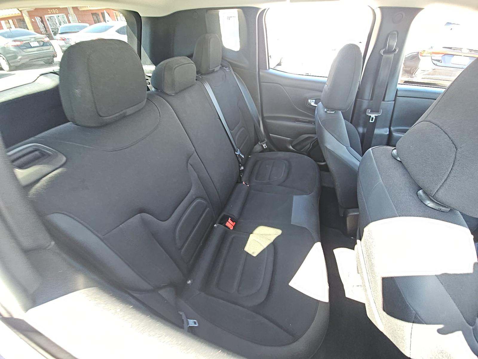 2017 Jeep Renegade Latitude Altitude Edition FWD