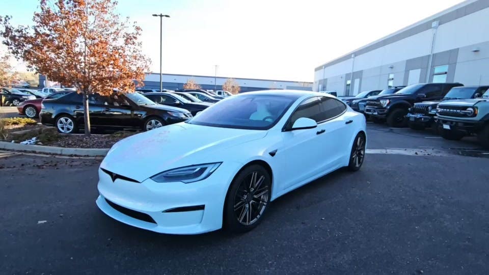 2022 Tesla Model S Plaid