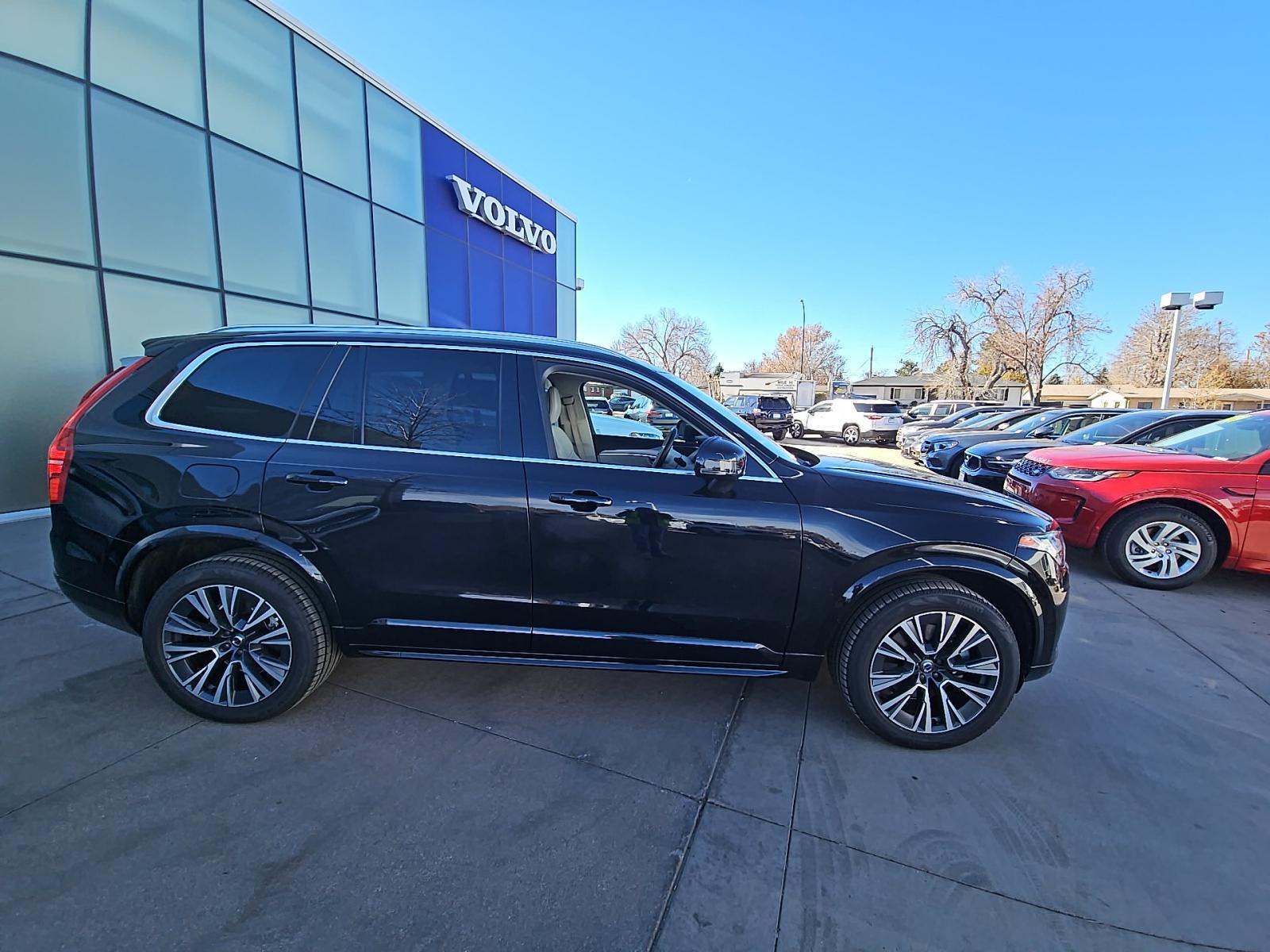 2022 Volvo XC90 T5 Momentum AWD