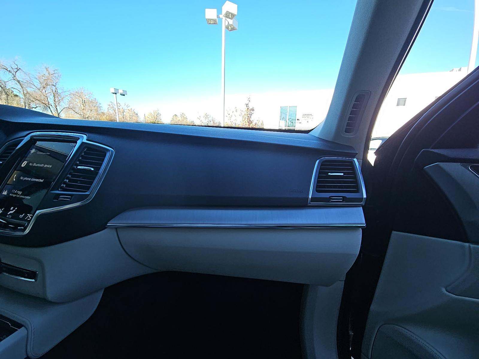 2022 Volvo XC90 T5 Momentum AWD