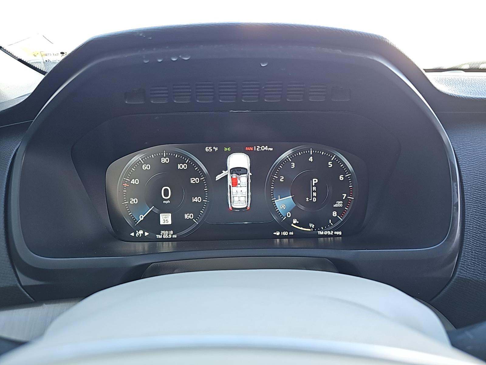 2022 Volvo XC90 T5 Momentum AWD