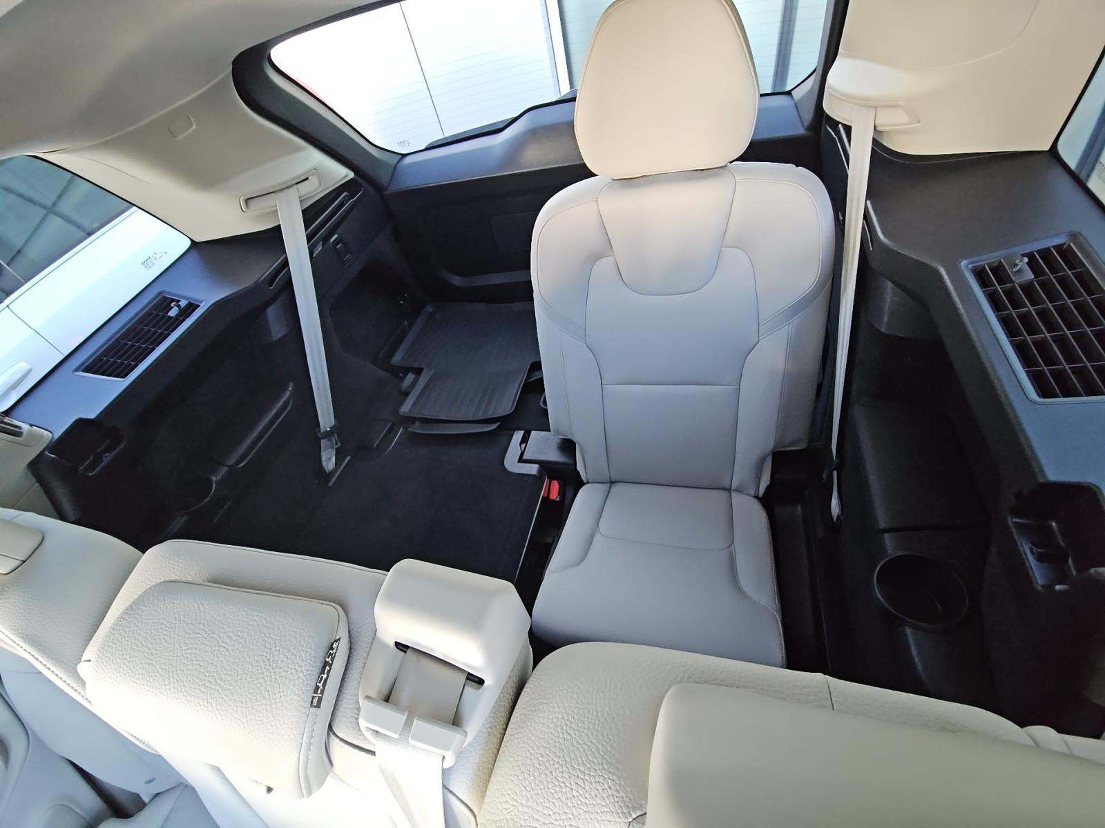 2022 Volvo XC90 T5 Momentum AWD