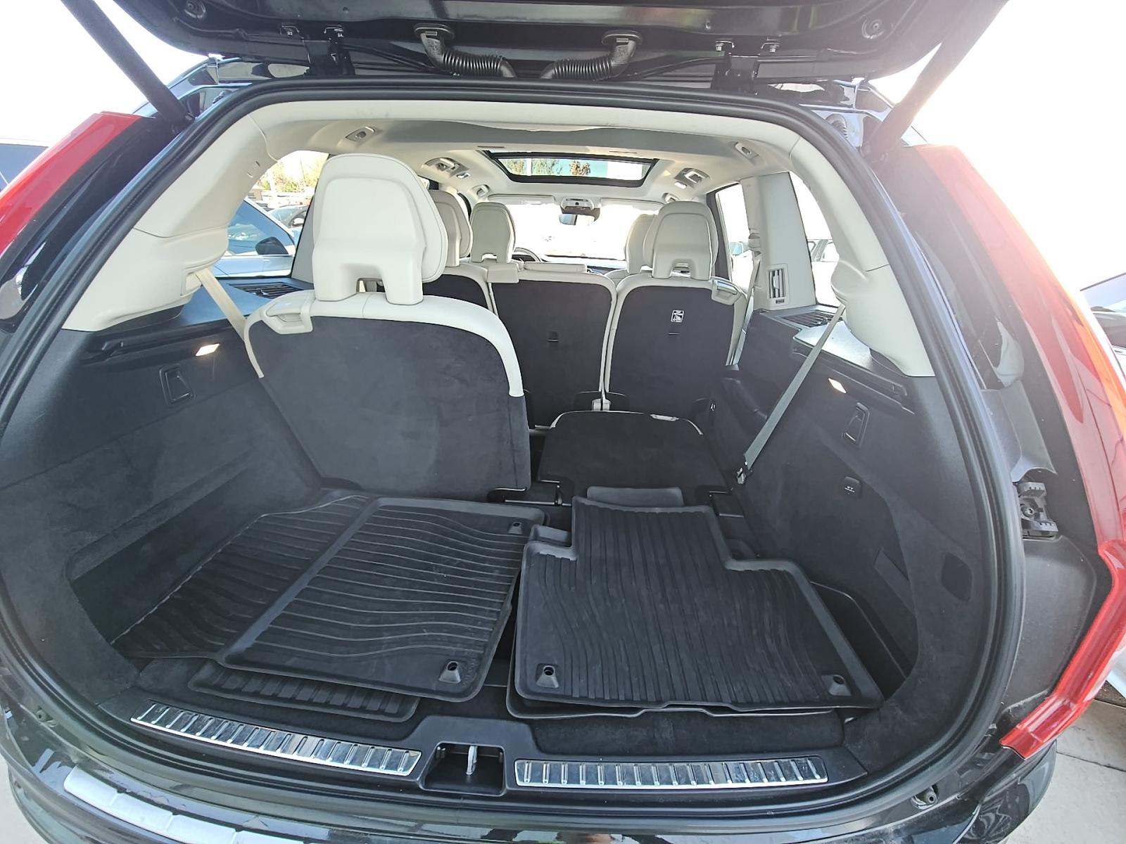 2022 Volvo XC90 T5 Momentum AWD