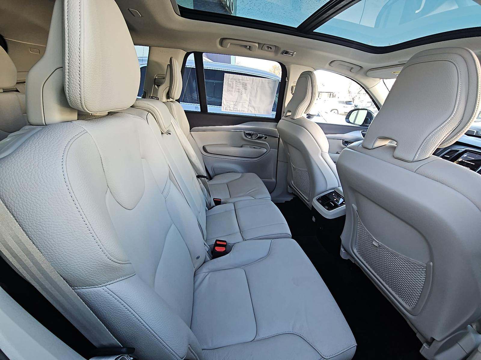 2022 Volvo XC90 T5 Momentum AWD